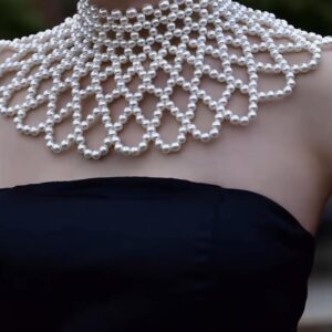 Étoile royale pearl collar necklace